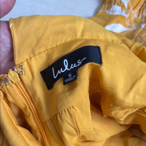 10. Lulu's Yellow Tiered Short Sleeve Maxi Dress NEW - Picture 5 of 9